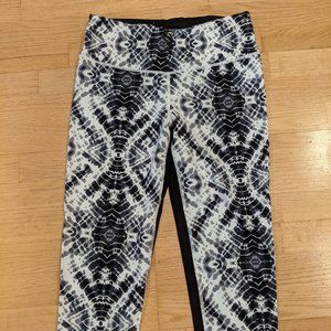 VSX Knockout Crop Leggings Black & White Tie-Dye